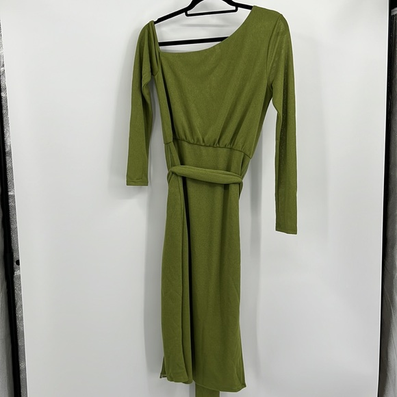 Lovers and Friends Kayla Midi Dress in Green - Picture 9 of 9